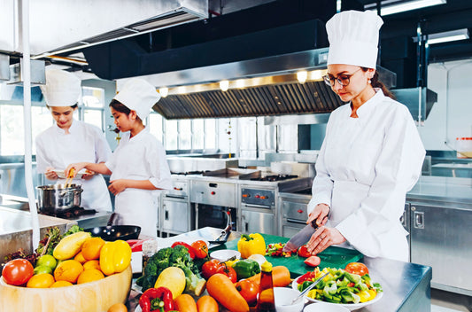 Vegetarisch-vegane Kochlehre in Österreich – Skepsis in der Schweiz