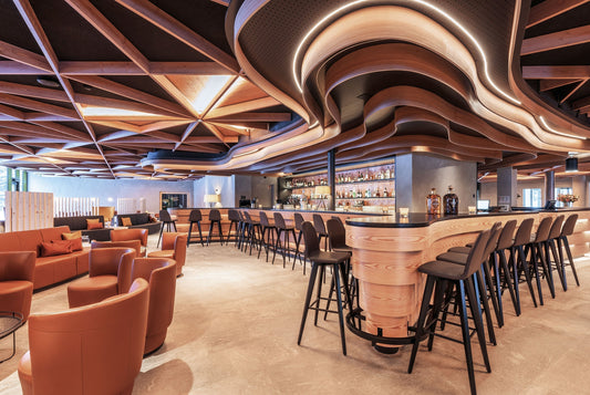 Alpine Eleganz und organische Formen im Hotel Laudinella in St. Moritz